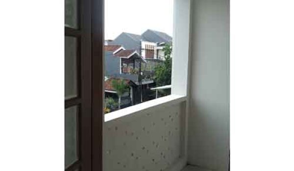 Rumah Baru di Komplek Margahayu Raya 12
