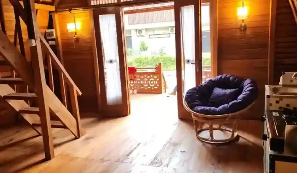 Rumah Kayu di Cigadung