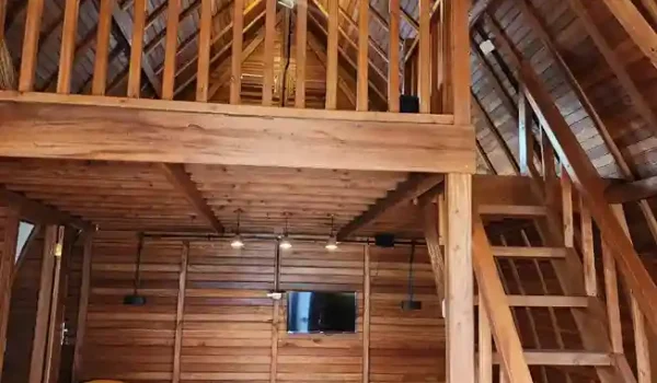 Rumah Kayu di Cigadung
