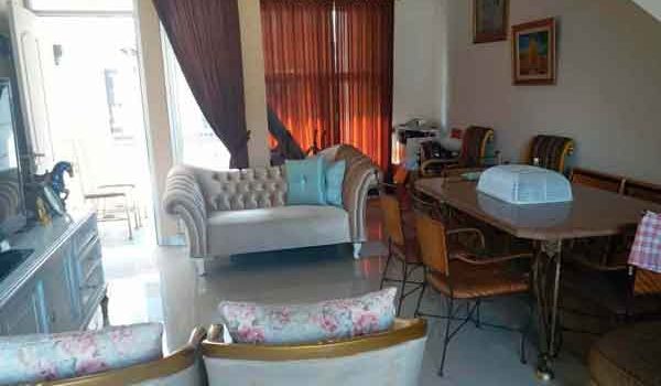 Rumah Minimalis di Jalan Gunung Batu Bandung